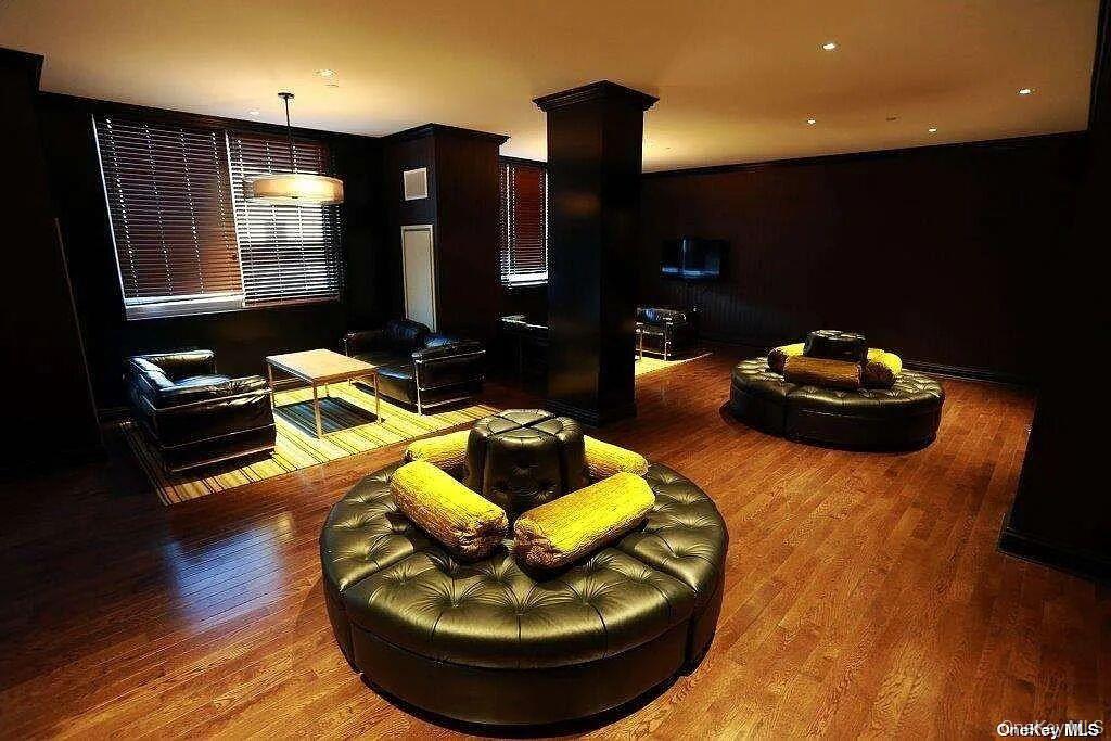 1215 Broadway, Unit 424 photo 9