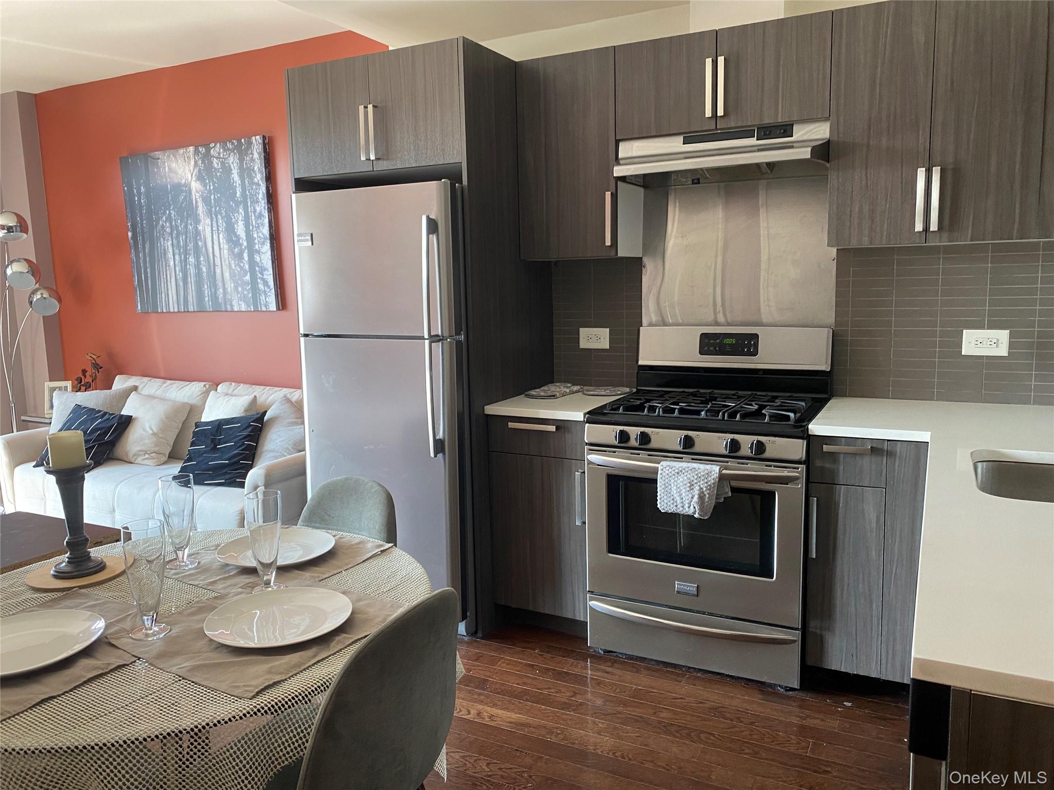 1215 Broadway, Unit 424