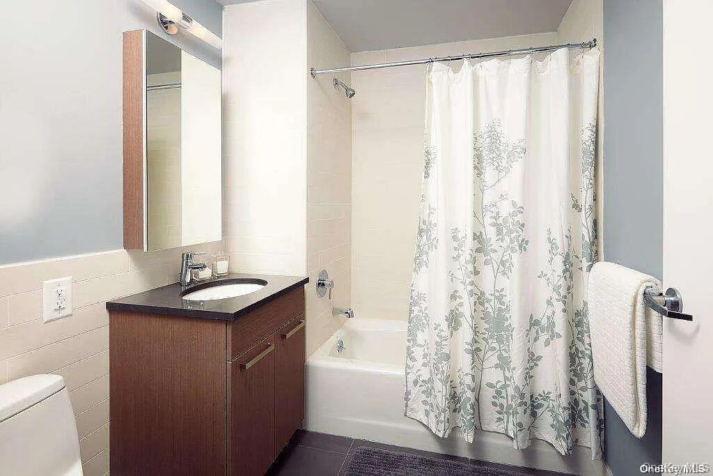 1215 Broadway, Unit 424 photo 3