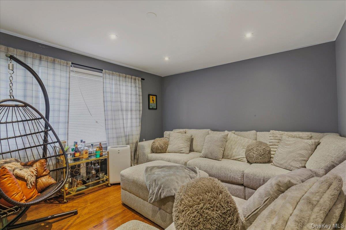 114 Greenvale Avenue – For Sale photo 4