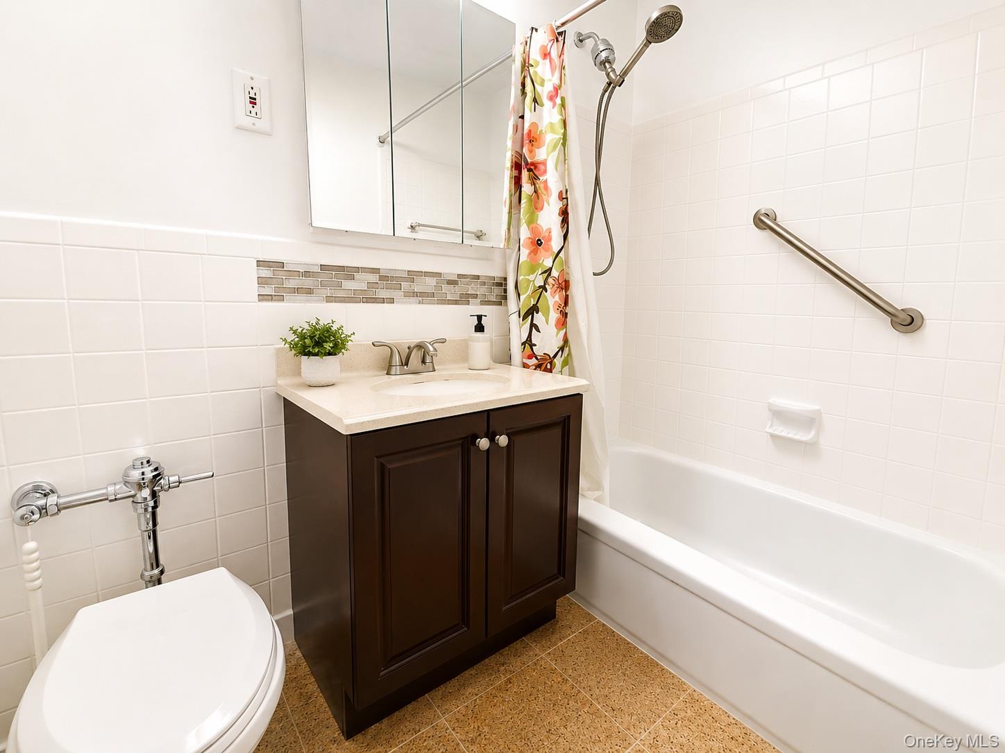 67-50 Thornton Place, Unit 1D photo 10