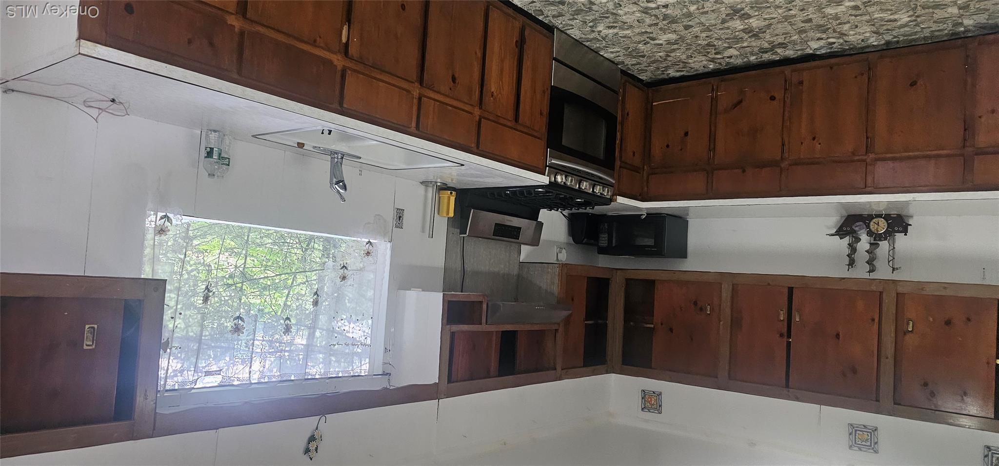 33 W Delaware Place – For Sale photo 16