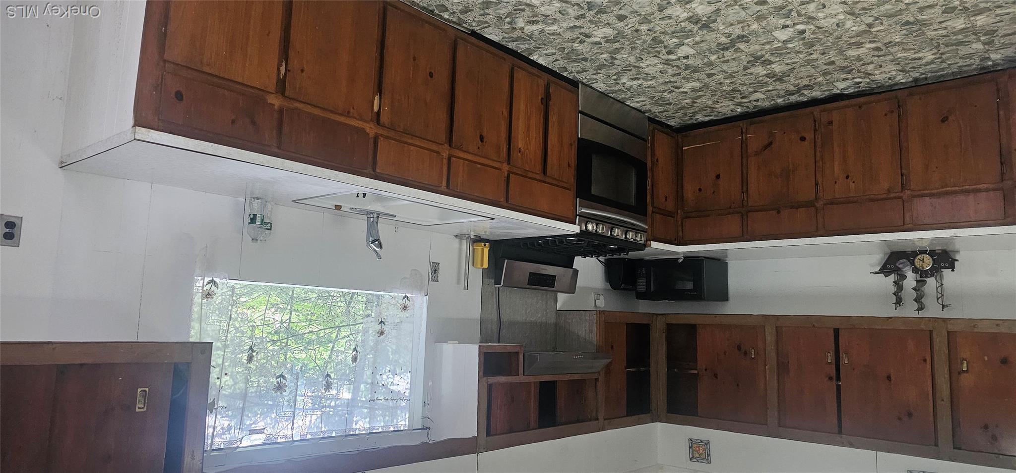 33 W Delaware Place – For Sale photo 17