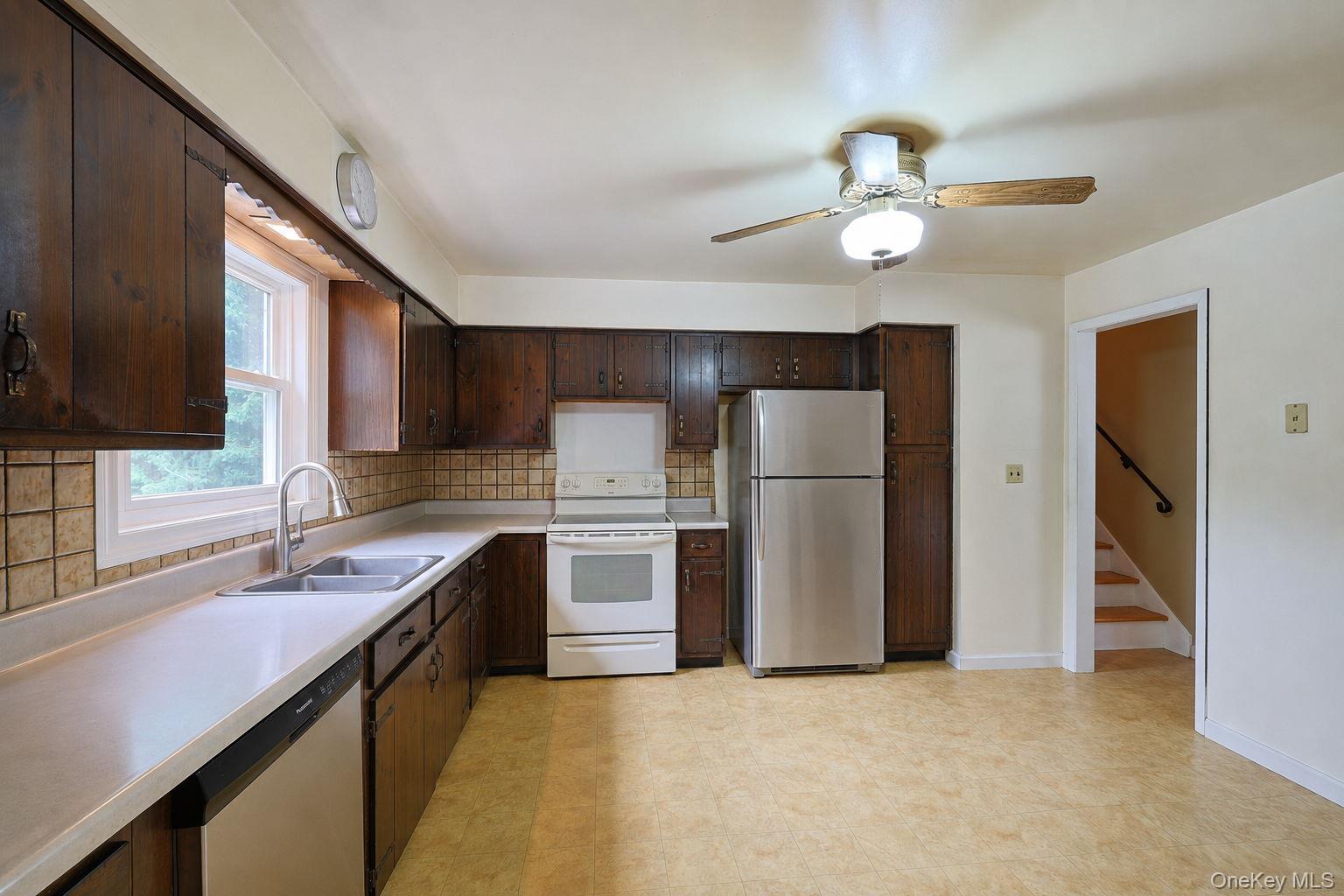 18 Hillside Road – For Sale photo 12