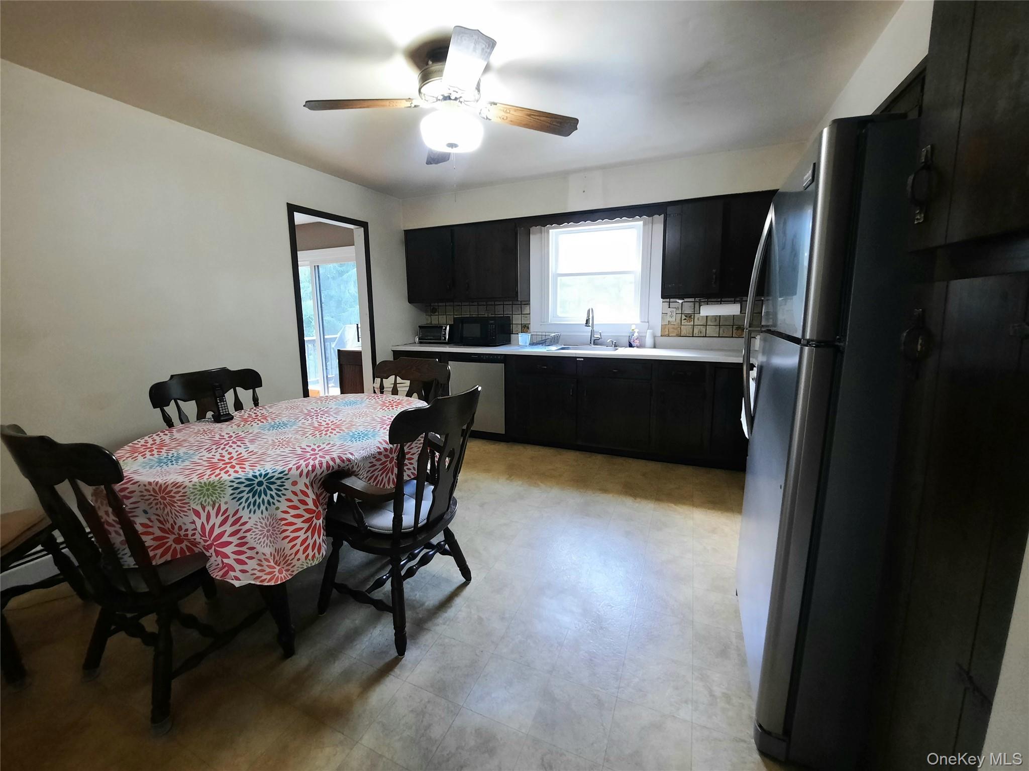 18 Hillside Road – For Sale photo 2