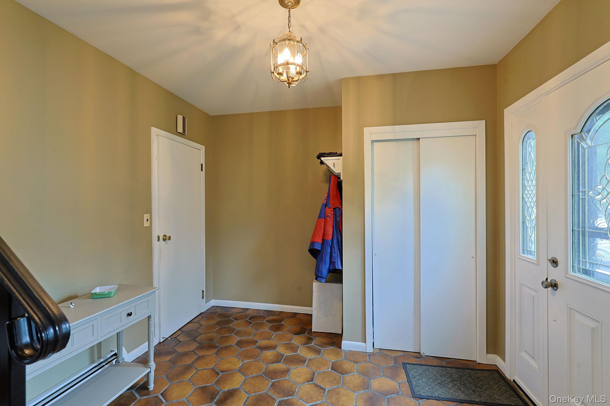 18 Hillside Road – For Sale photo 9