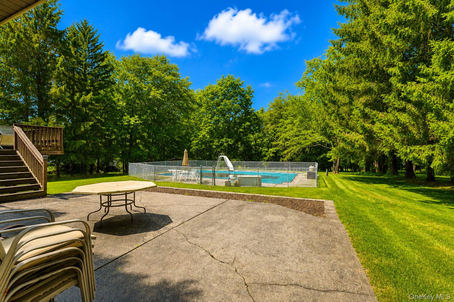 18 Hillside Road – For Sale photo 4
