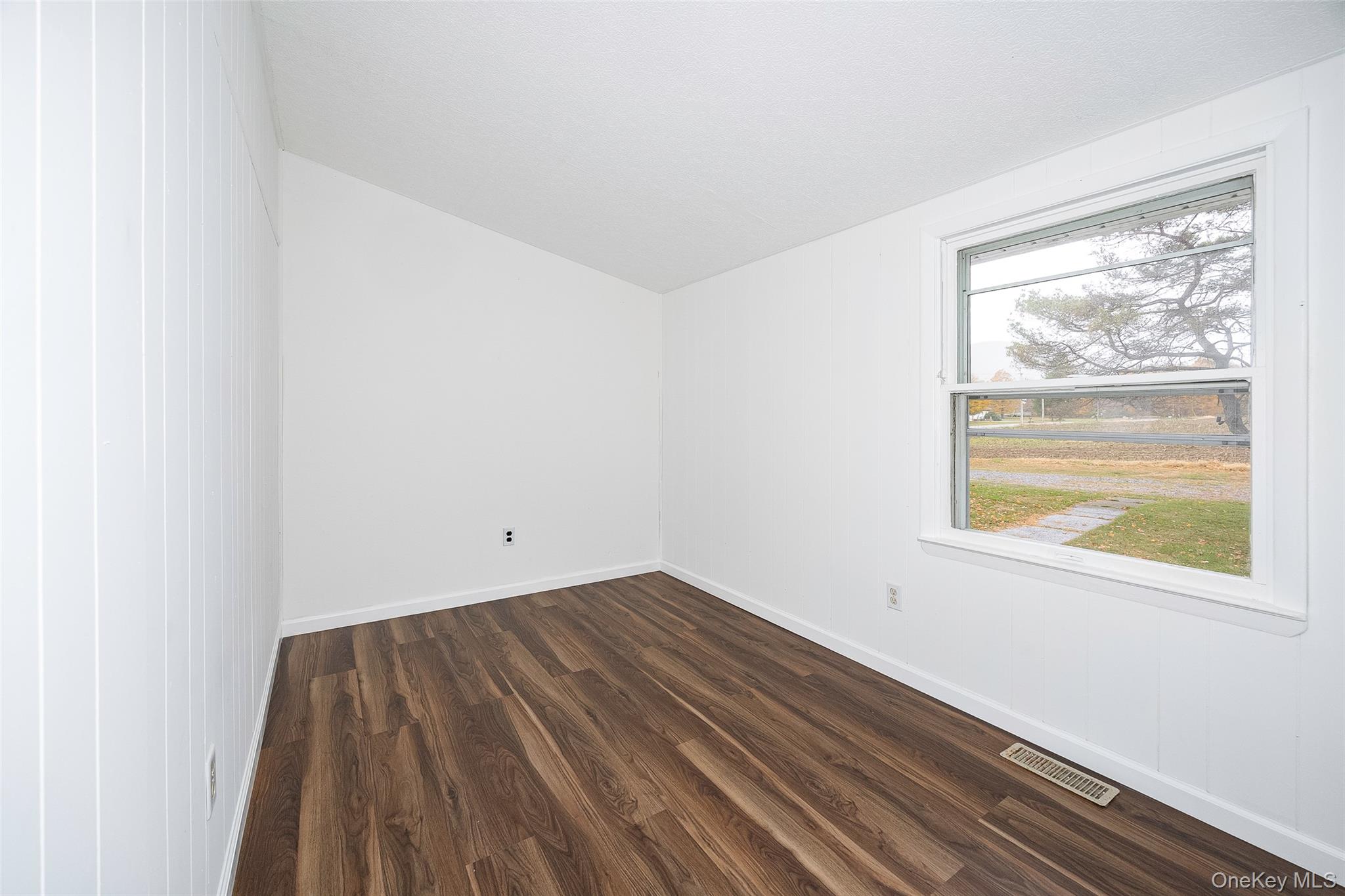82 Lake Road – For Rent photo 18