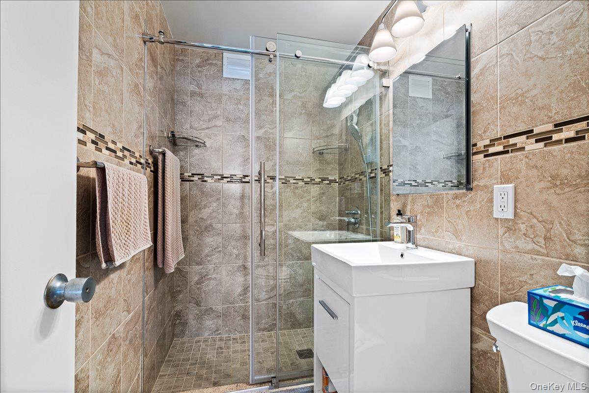 18-15 215th Street, Unit 10D photo 16
