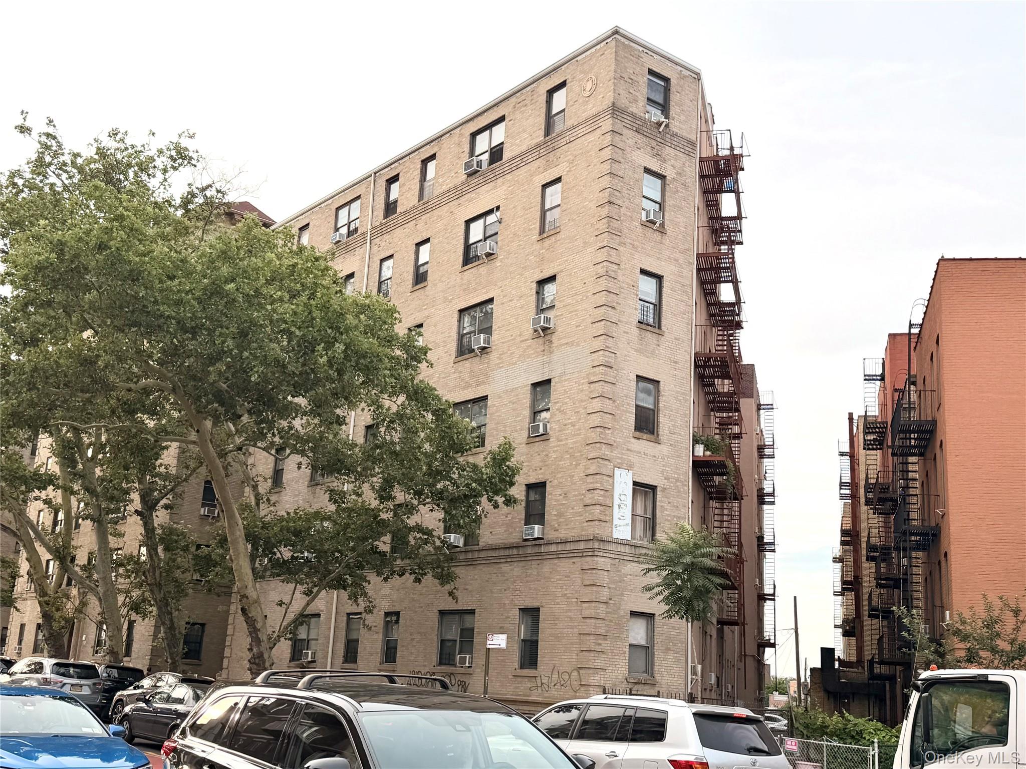 70-35 Broadway, Unit C19