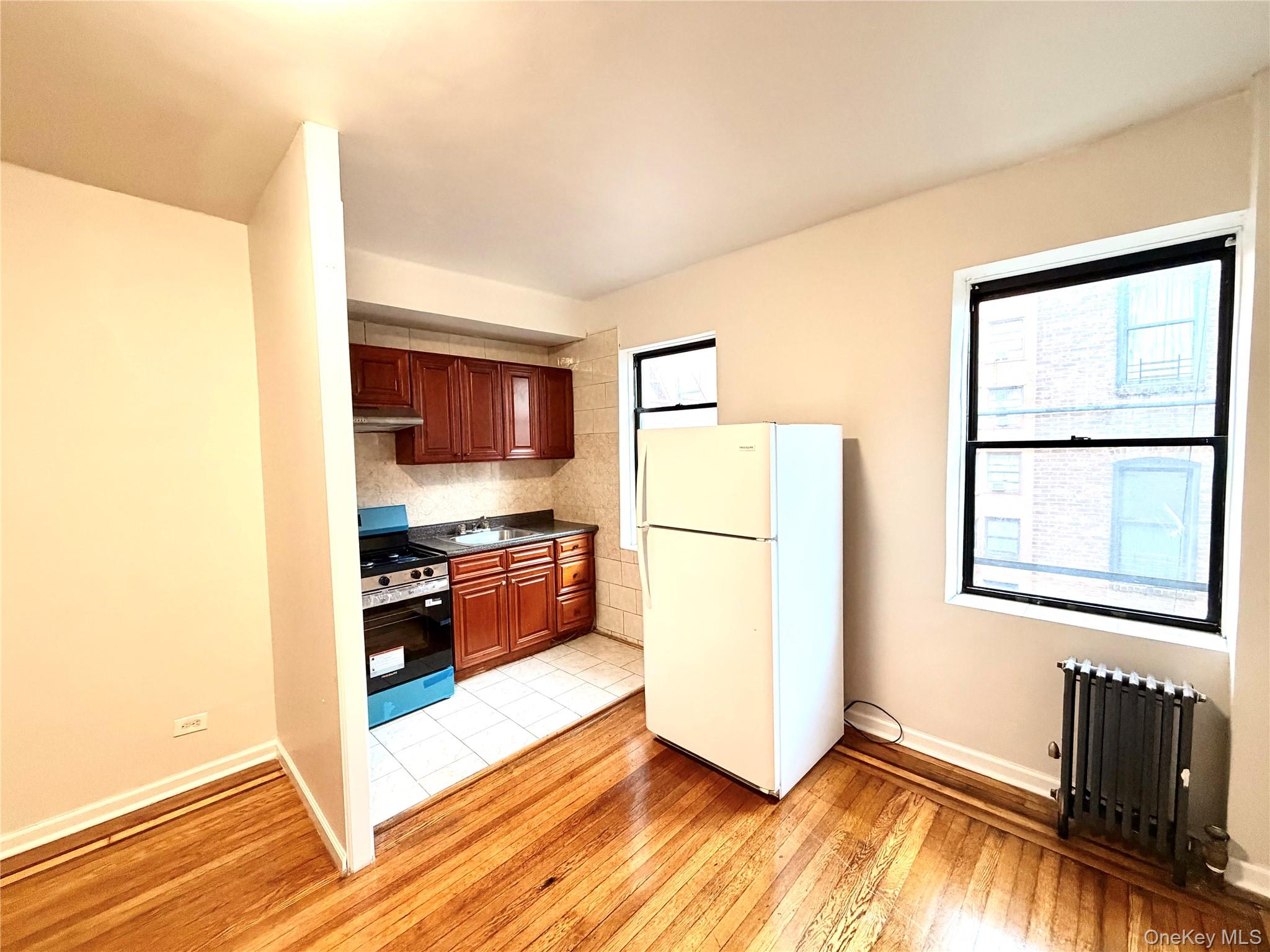 70-35 Broadway, Unit C19 photo 4