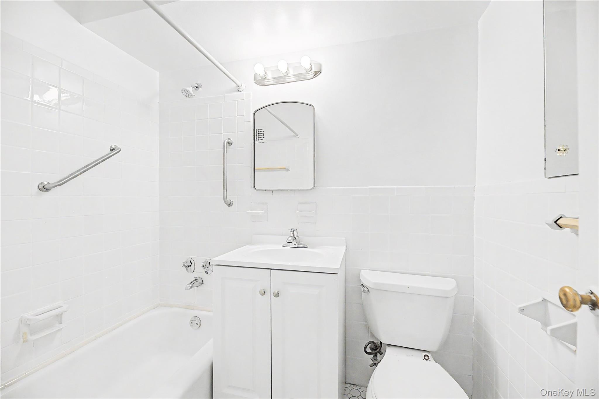 3130 Irwin Avenue, Unit 4B photo 13