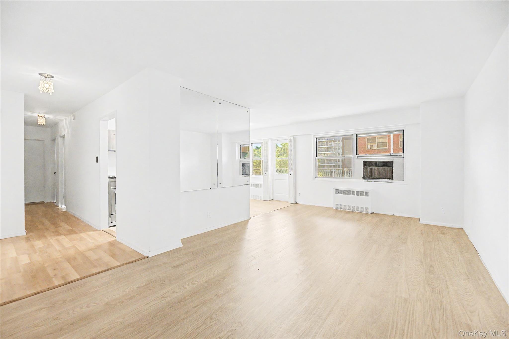 3130 Irwin Avenue, Unit 4B photo 2