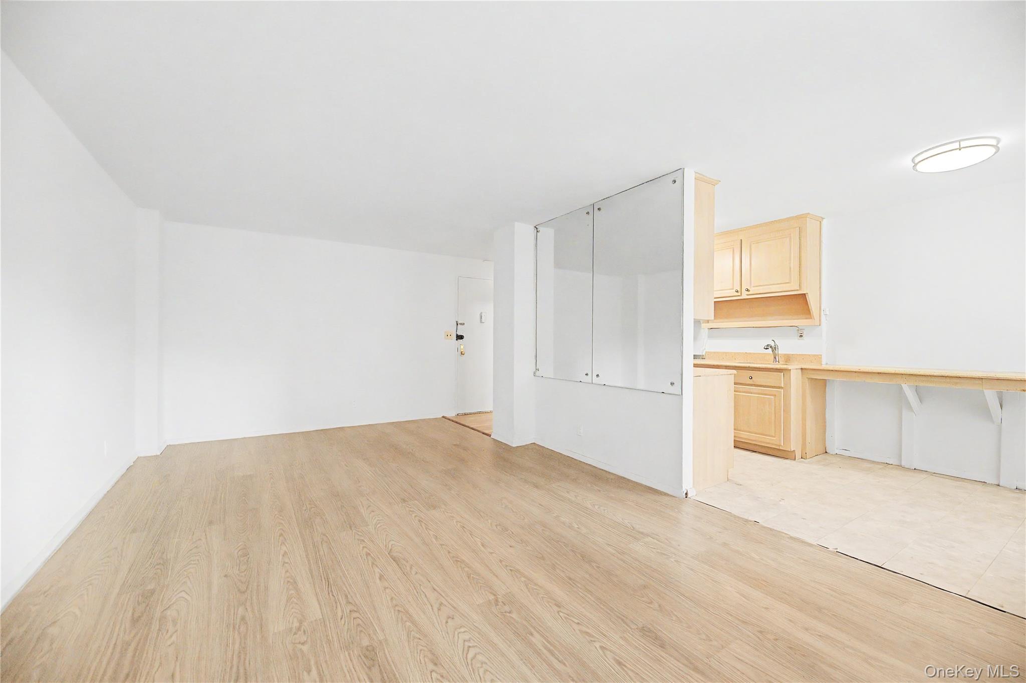 3130 Irwin Avenue, Unit 4B photo 4