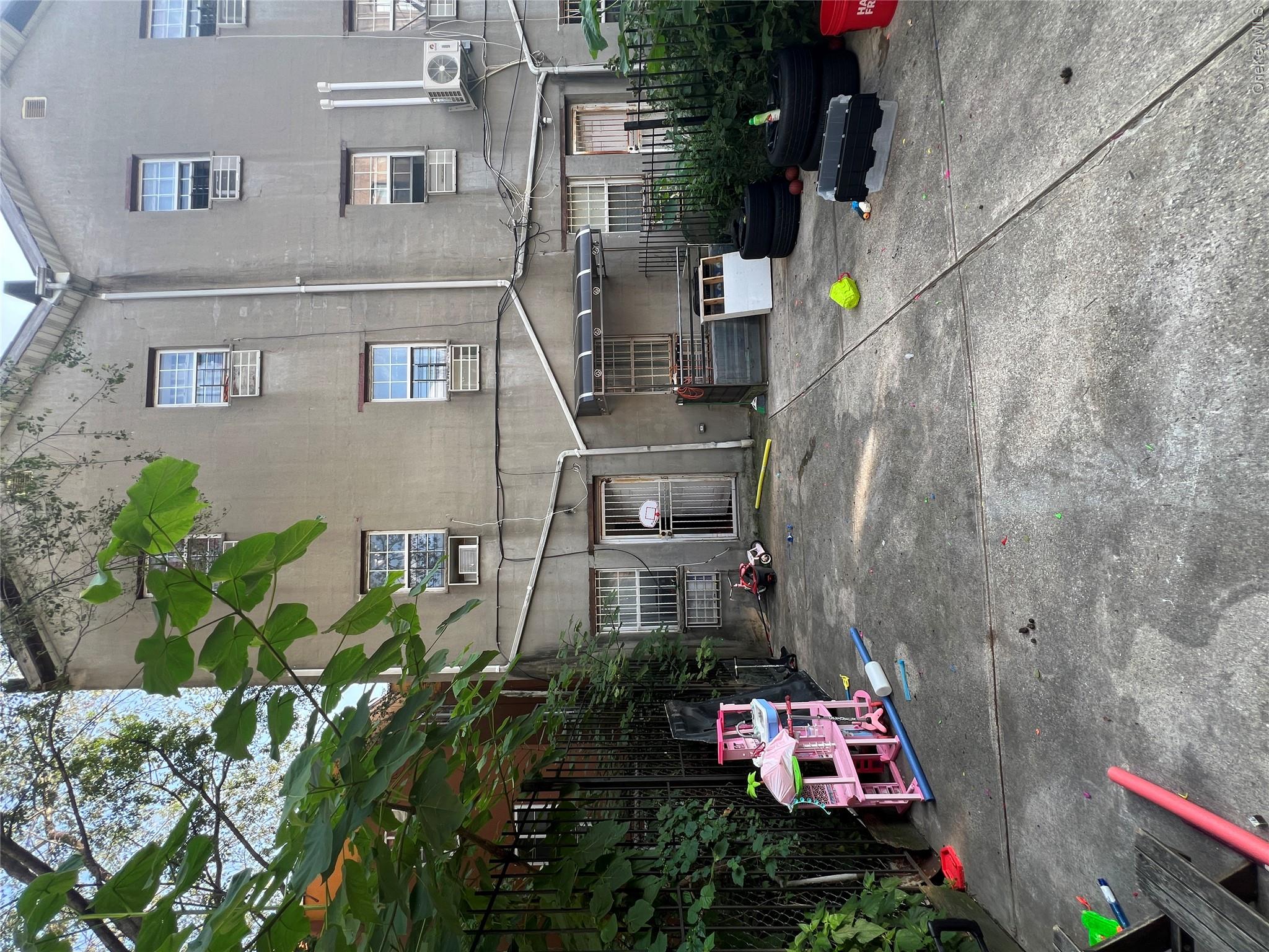 873 Elsmere Place – For Sale photo 25