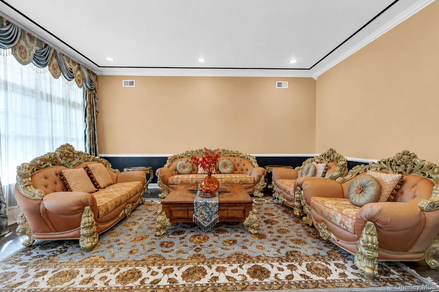 9 Hathaway Lane – For Sale photo 2