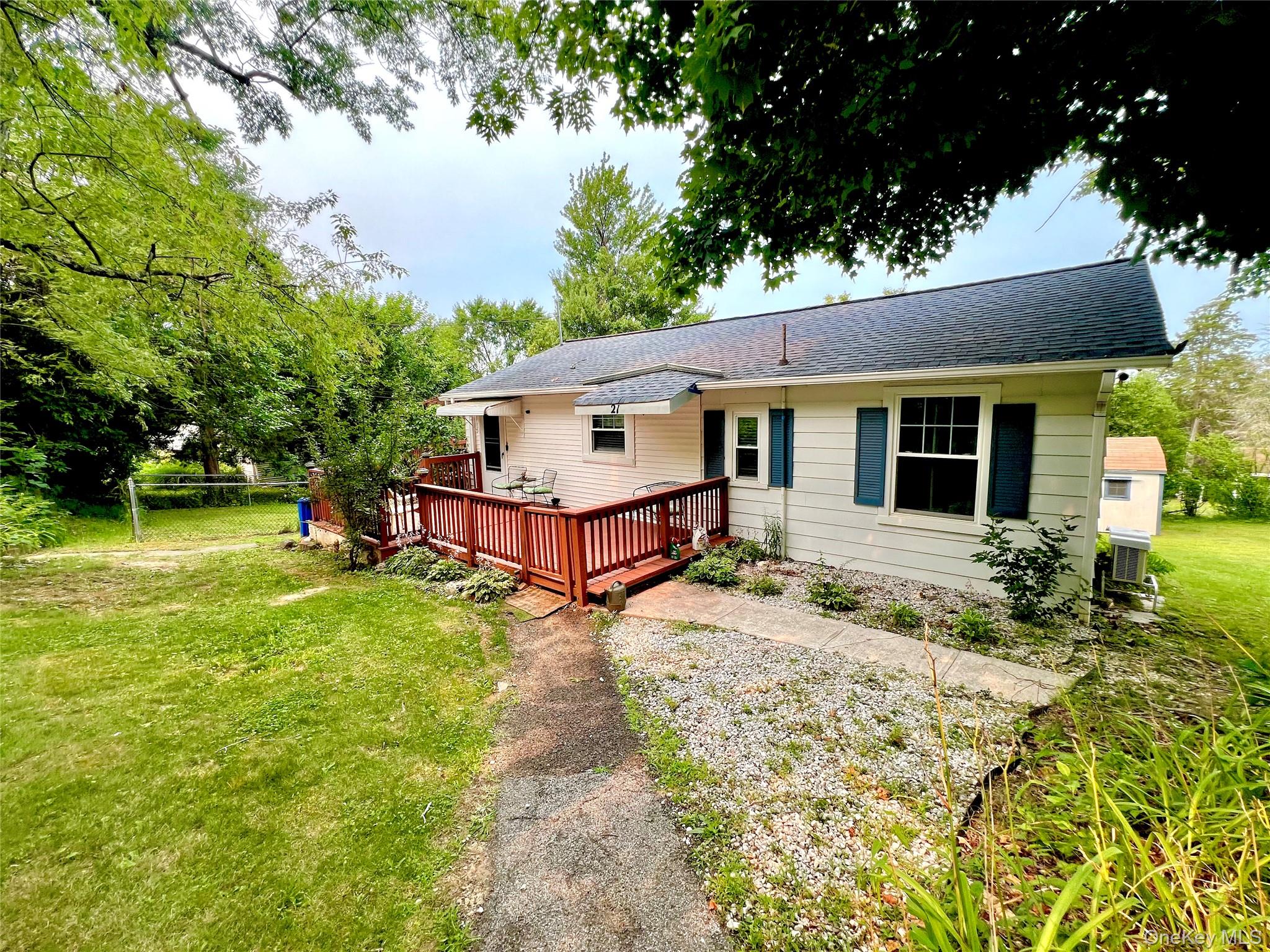 21 Woodycrest Trail – For Sale photo 2