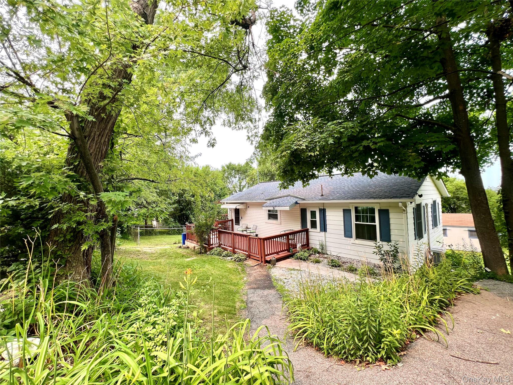 21 Woodycrest Trail – For Sale photo 3