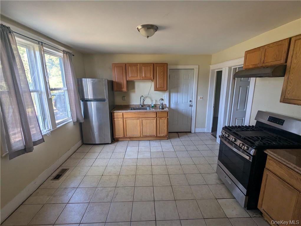 216 Smith Street, Unit 1 photo 3