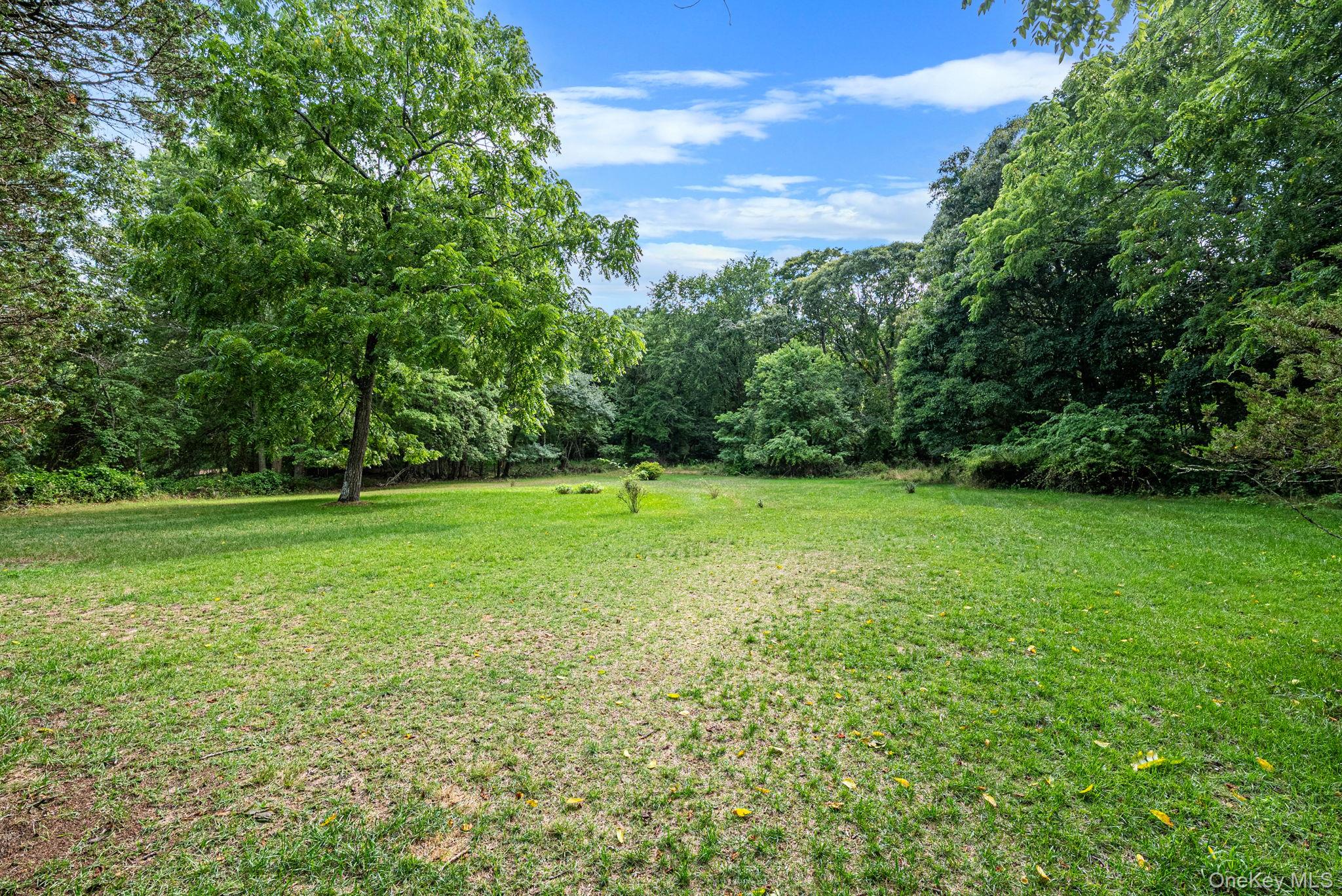 42 E Bartlett Road – For Sale photo 9