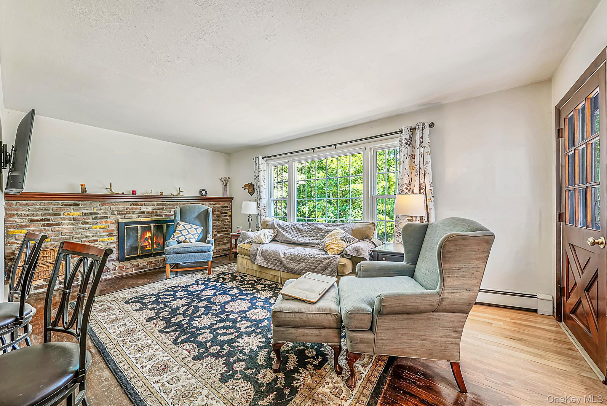 42 E Bartlett Road – For Sale photo 16