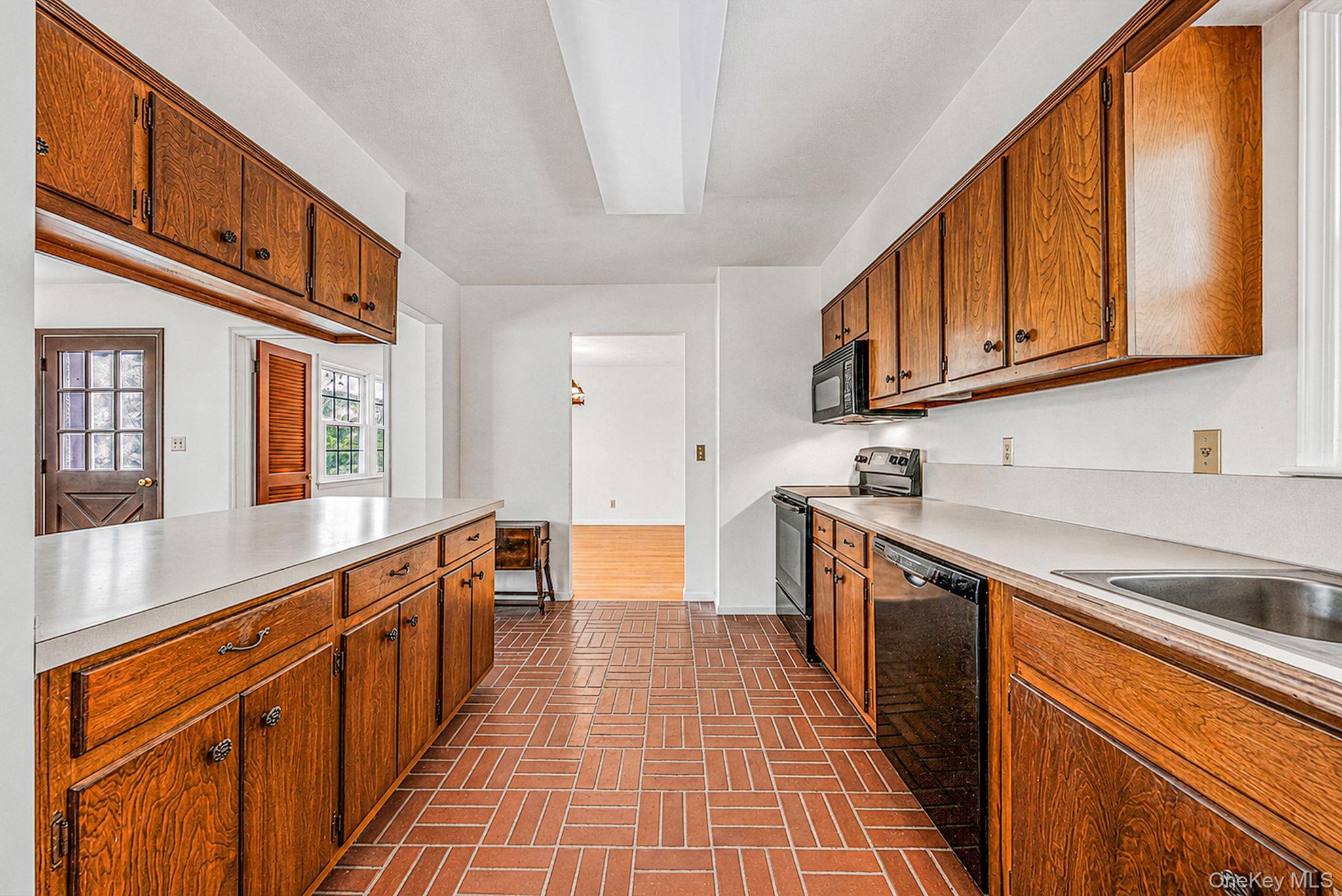 42 E Bartlett Road – For Sale photo 15