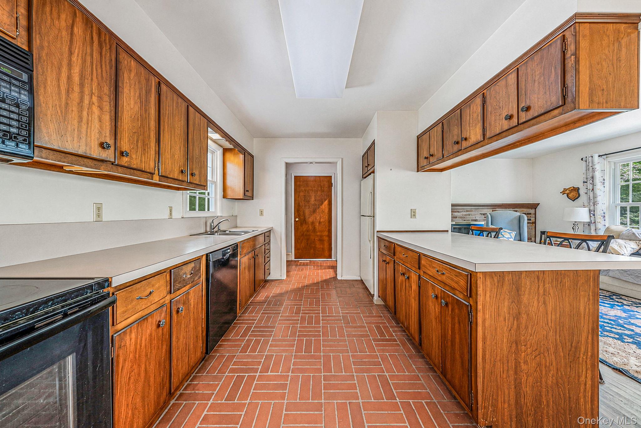 42 E Bartlett Road – For Sale photo 14