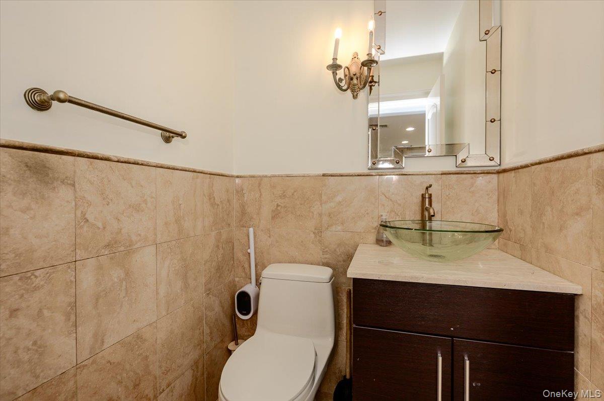 634 Jarvis Avenue – For Sale photo 13