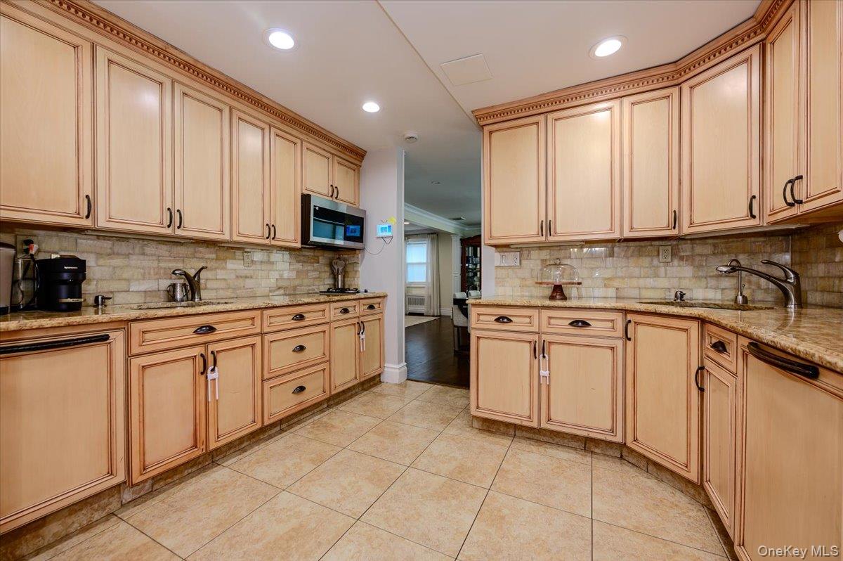 634 Jarvis Avenue – For Sale photo 9