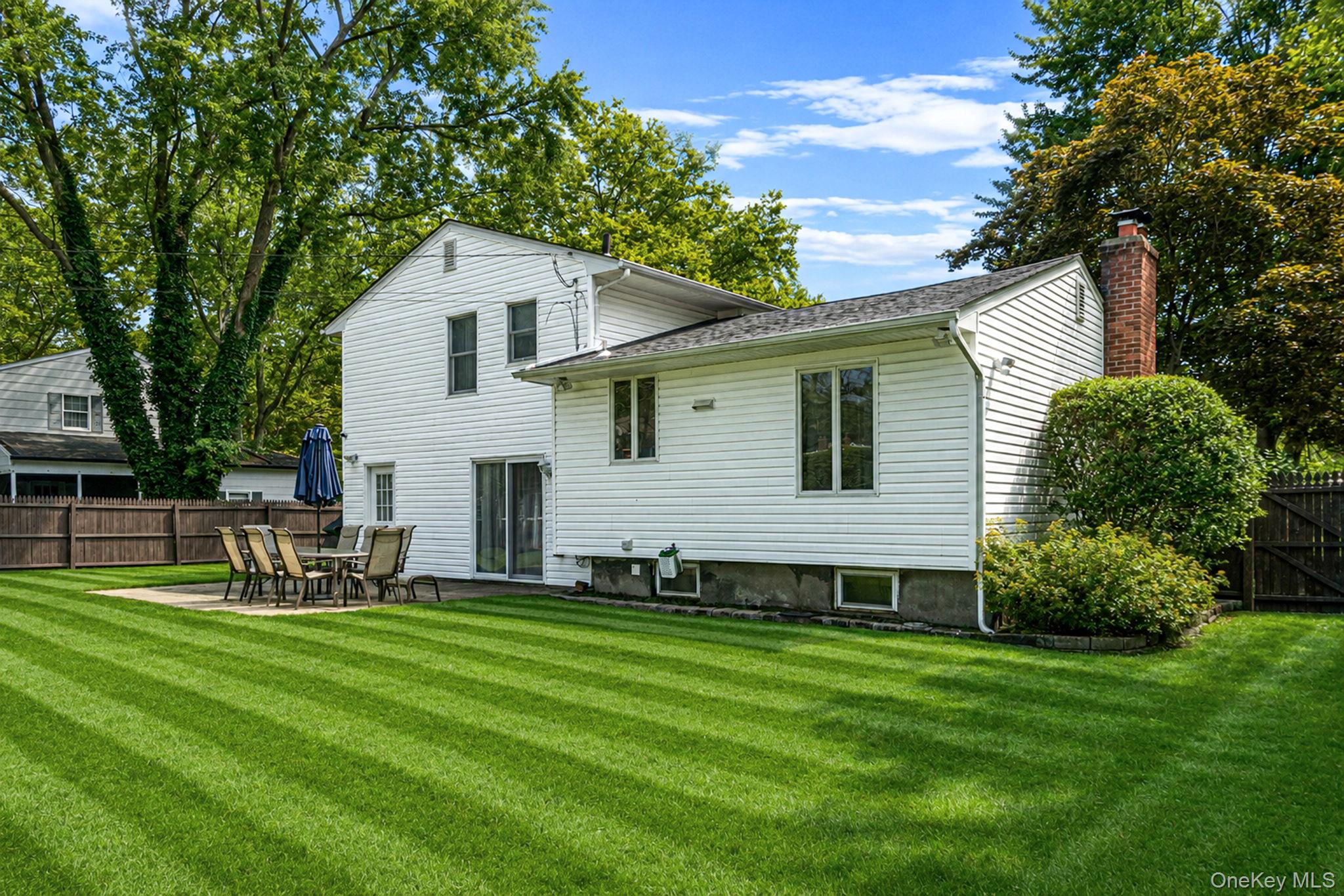49 Munson Court – For Sale photo 2