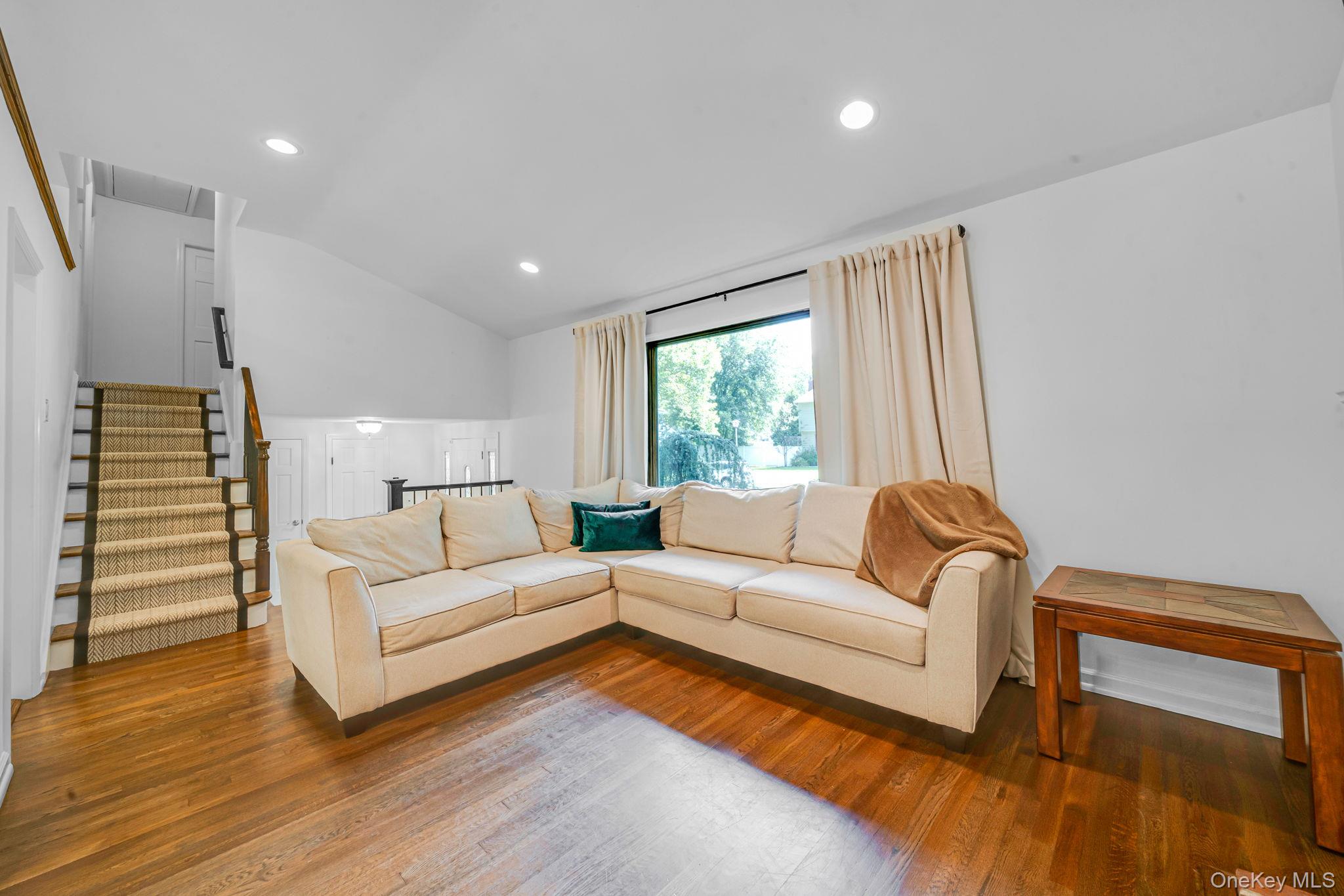 49 Munson Court – For Sale photo 6