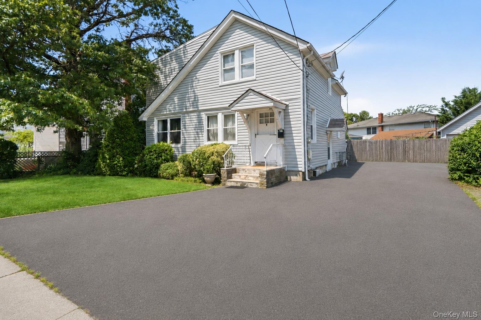 194 Woodfield Road – For Sale