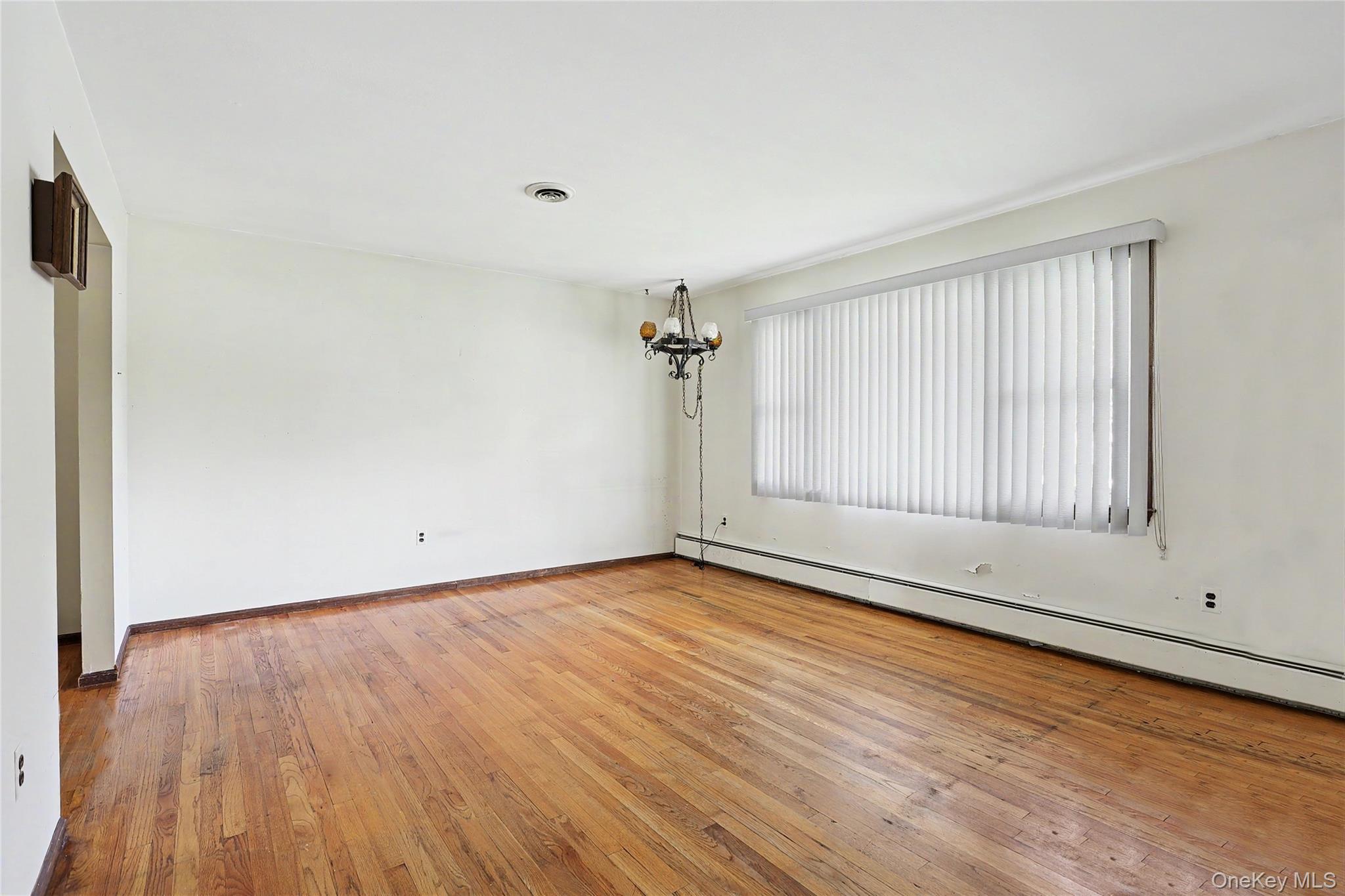 33 Tor View Avenue – For Sale photo 2