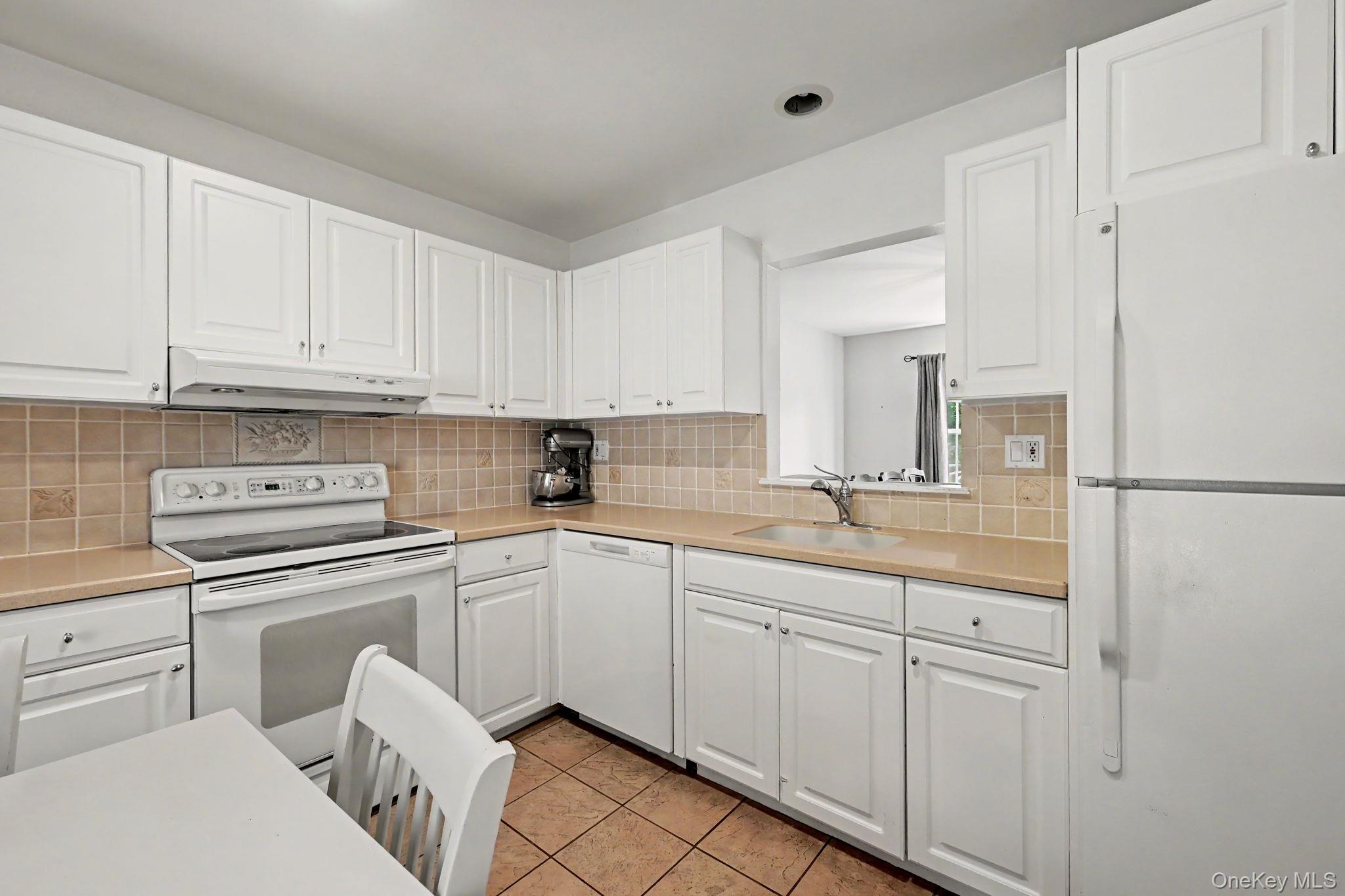 210 Sandpiper Court, Unit 210 photo 7