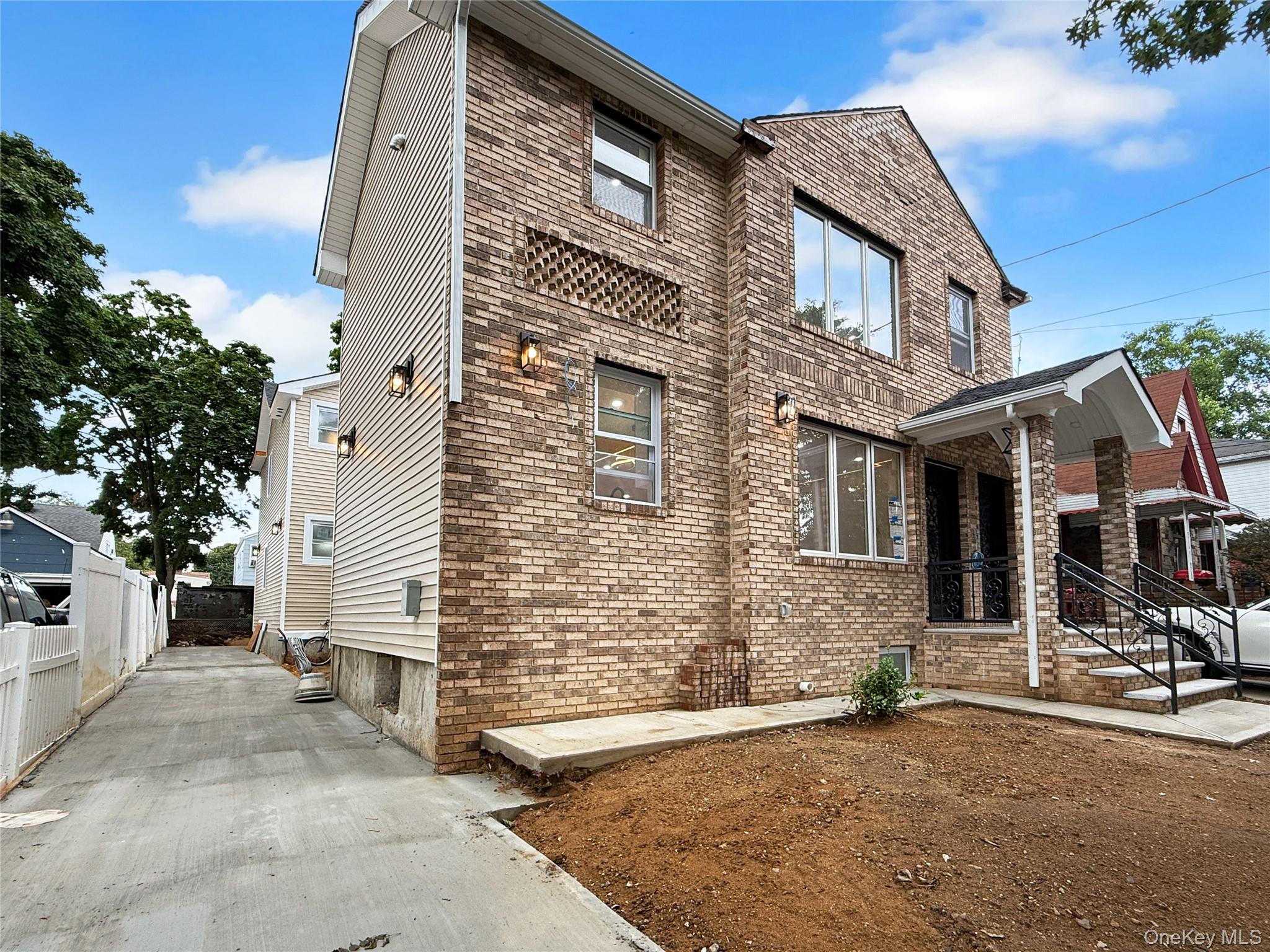 14320 182nd Place – For Sale photo 3