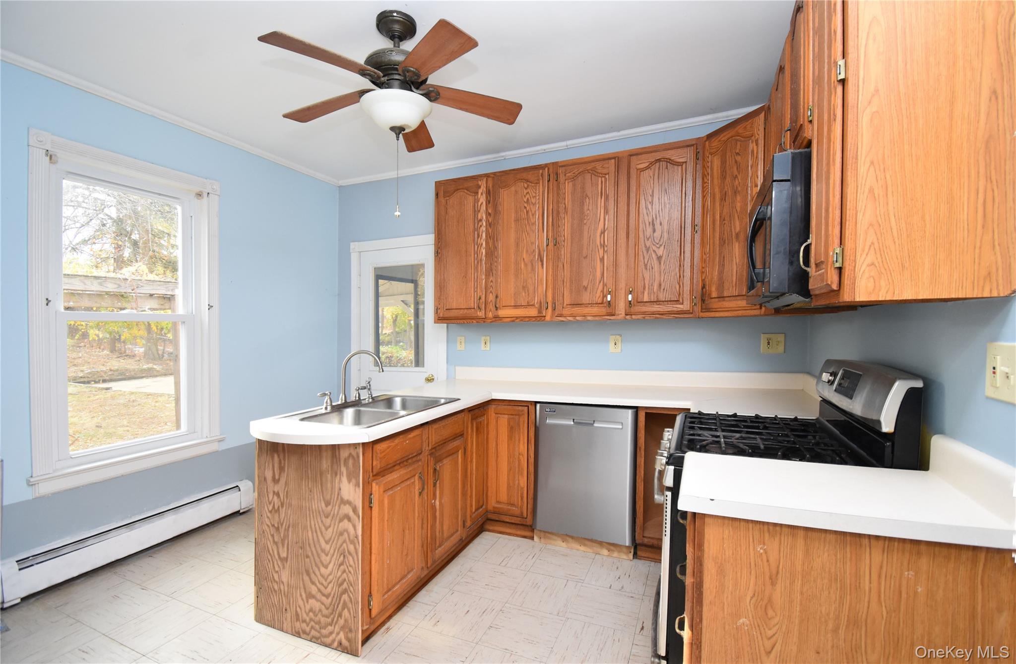 79 Rombout Avenue – For Rent photo 7