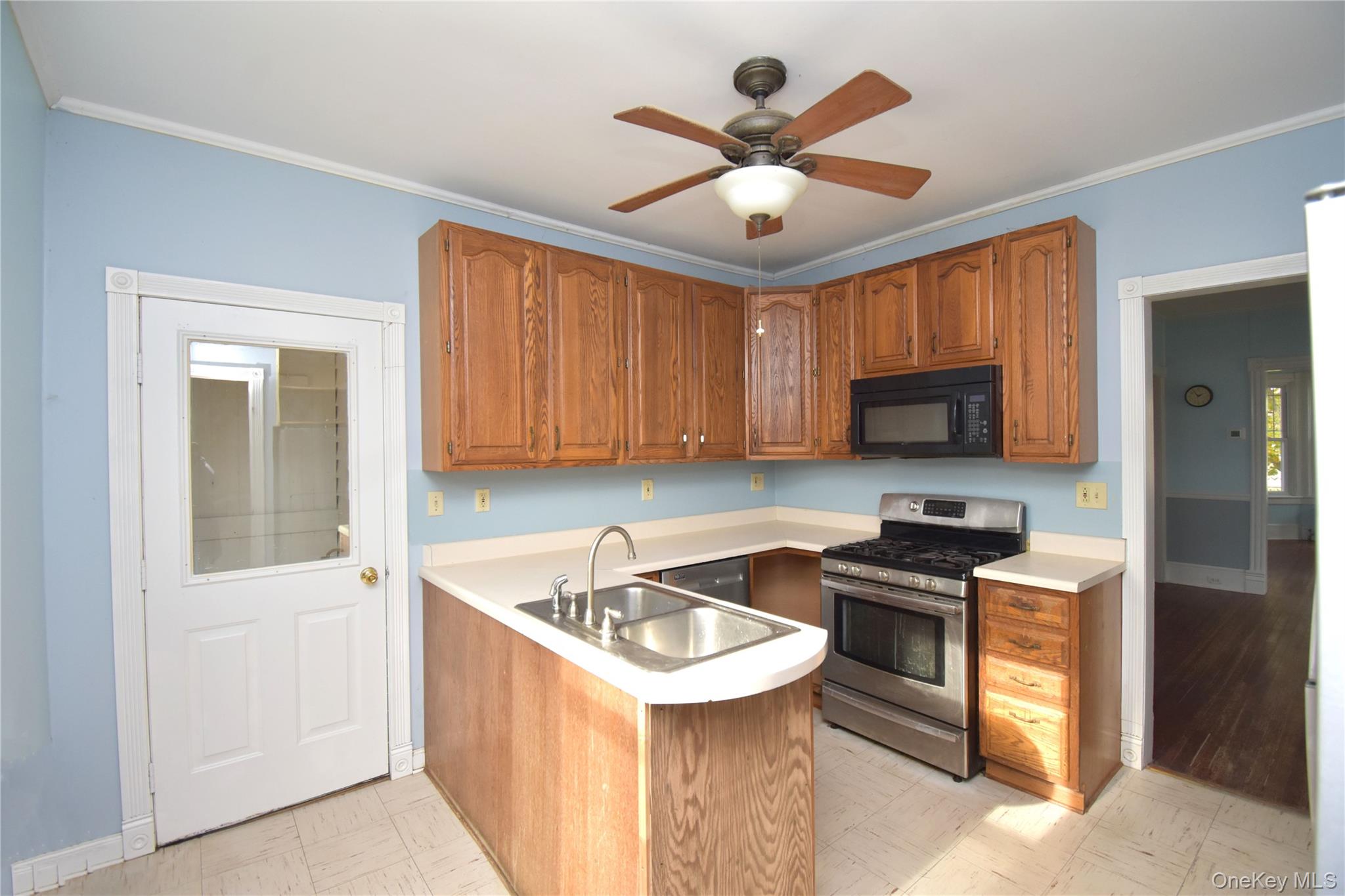 79 Rombout Avenue – For Rent photo 8