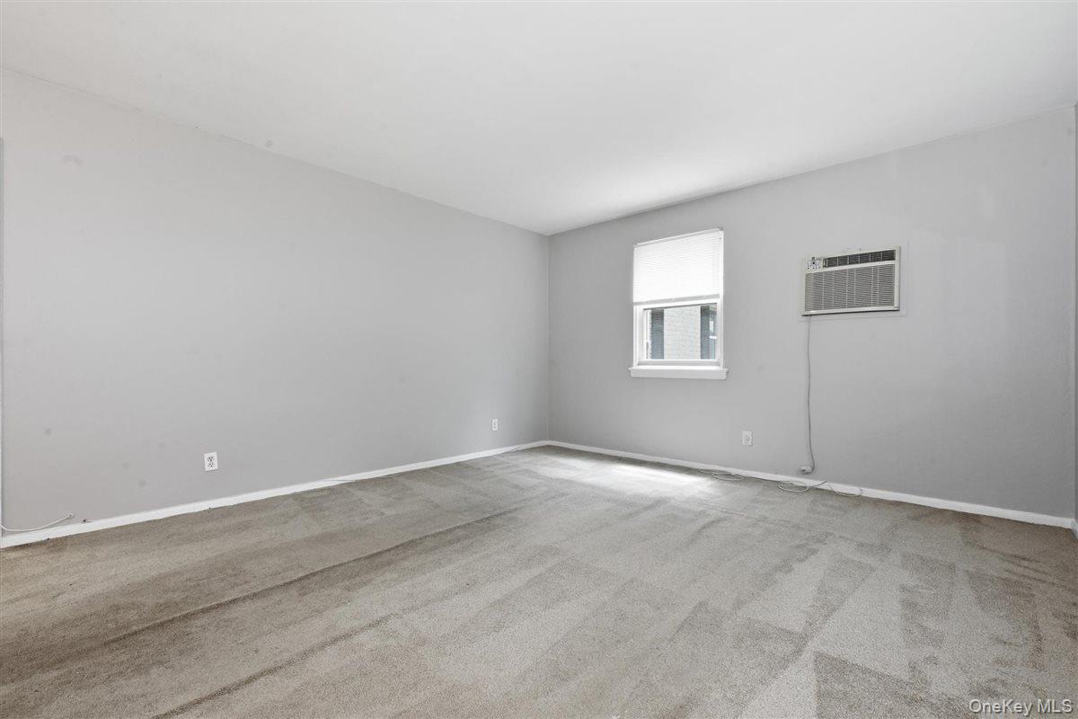 82-75 Langdale Street, Unit 103A photo 9