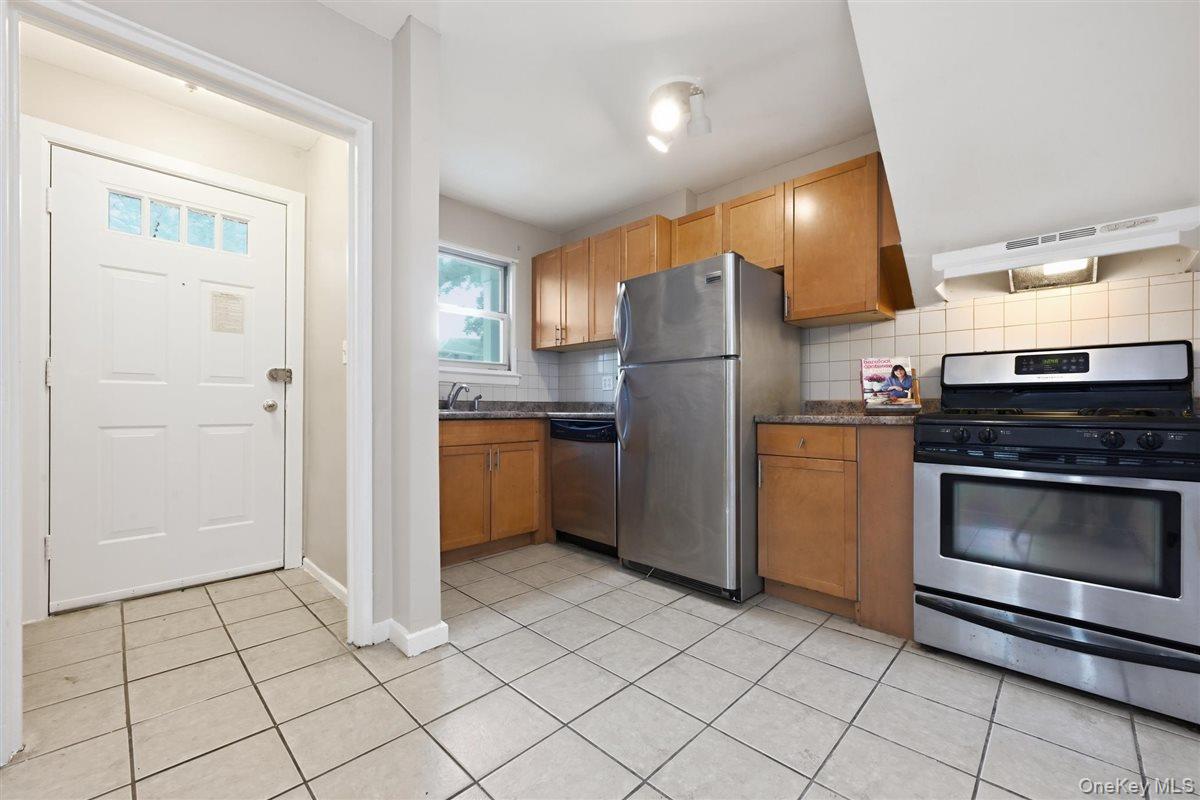 82-75 Langdale Street, Unit 103A photo 3
