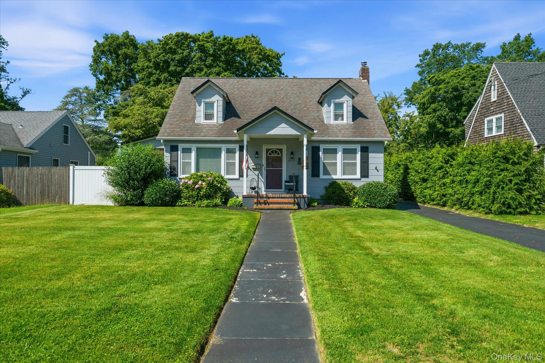 277 Howell Avenue – For Sale photo 2