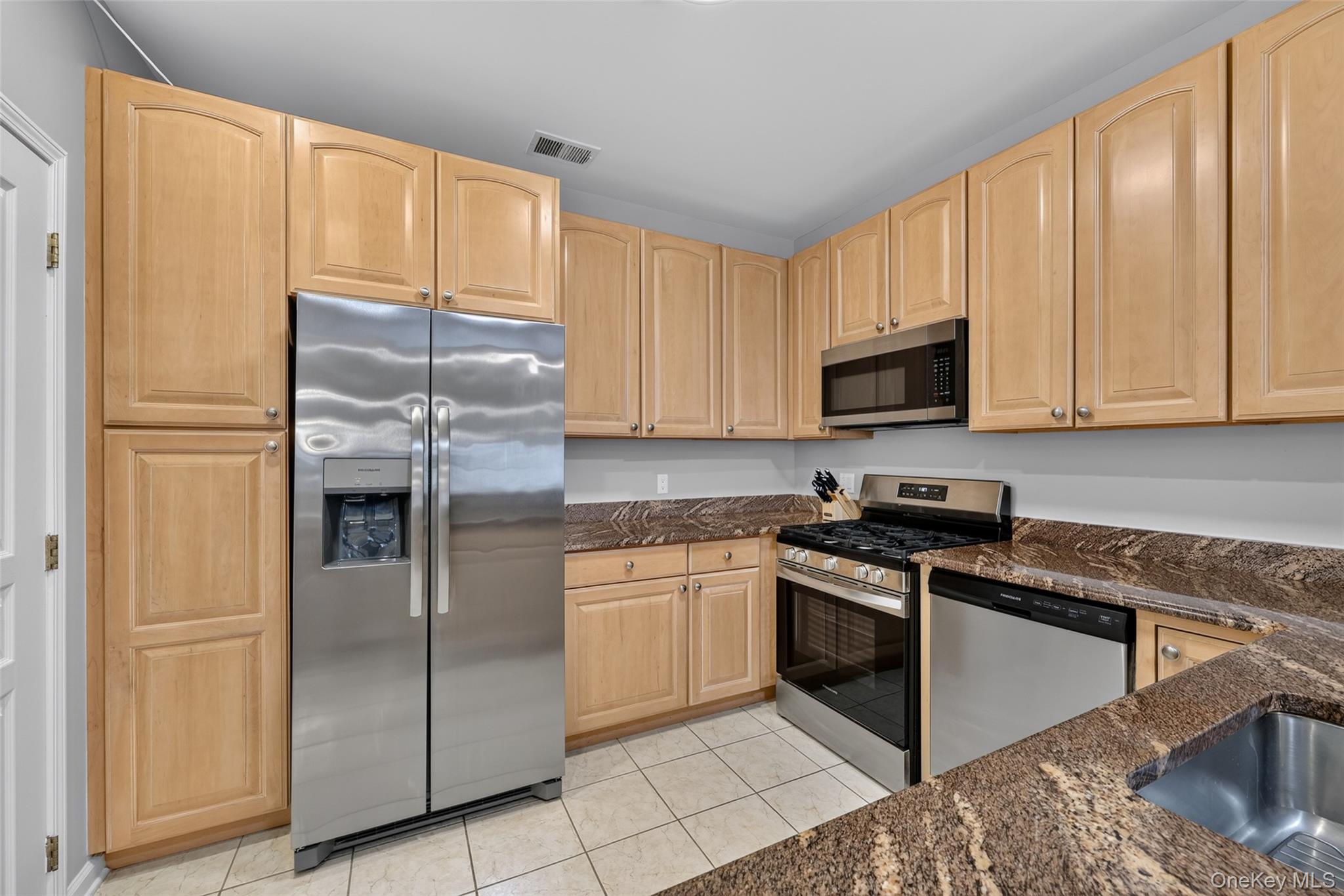 24 N De Baun Avenue, Unit 305 photo 4