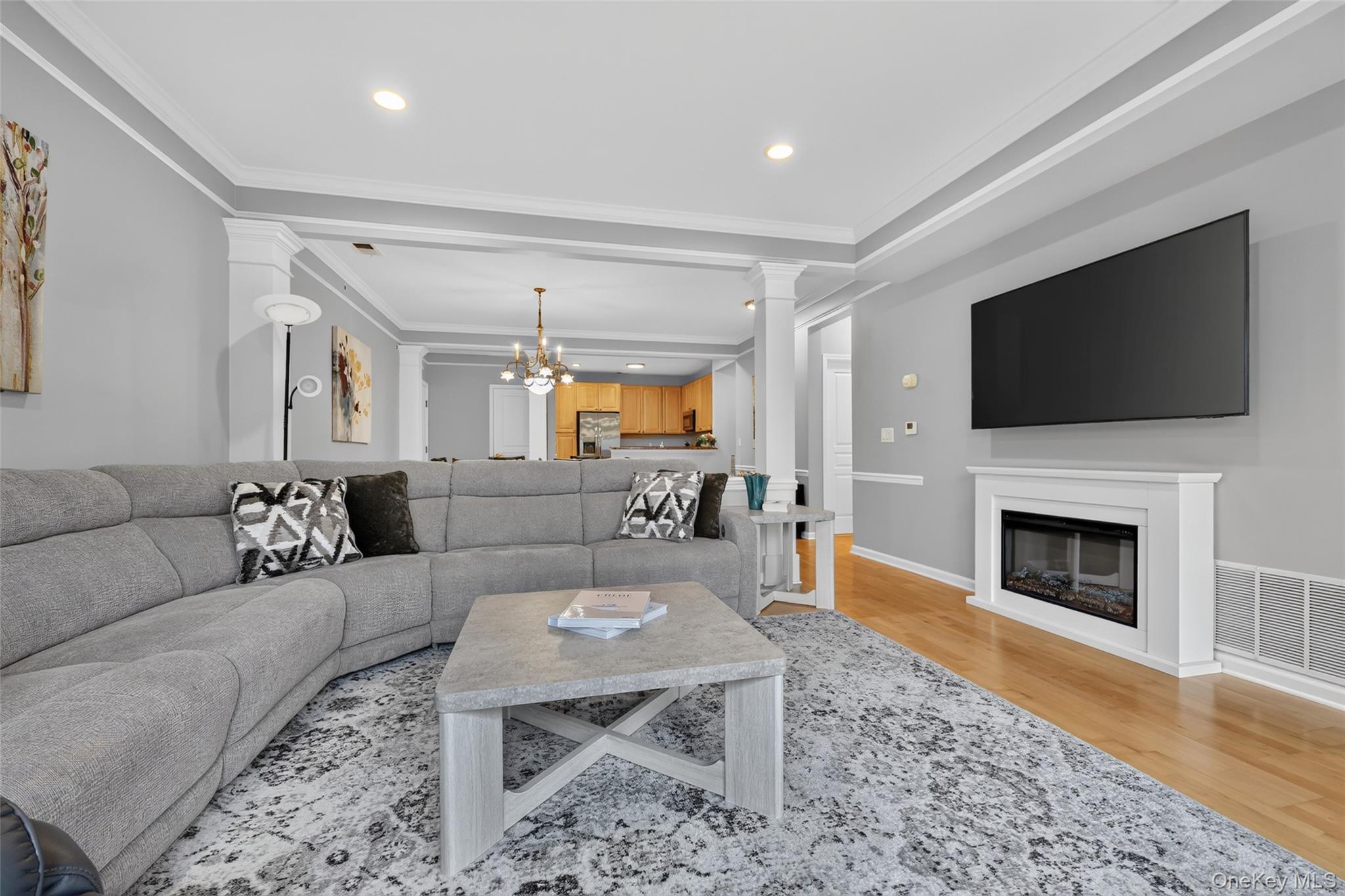 24 N De Baun Avenue, Unit 305 photo 9