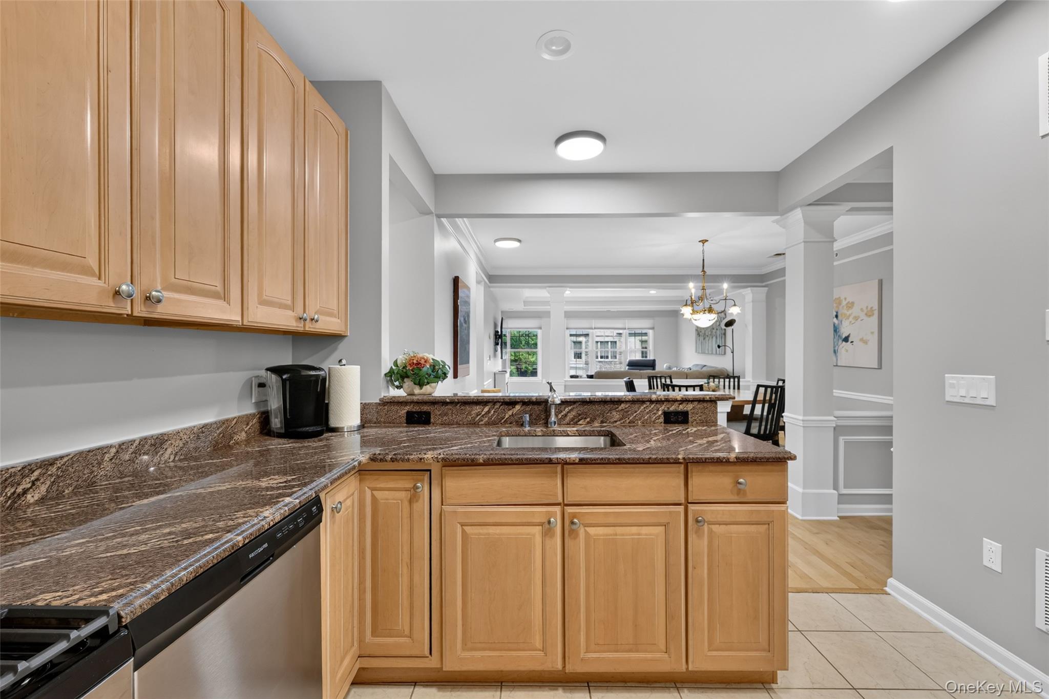 24 N De Baun Avenue, Unit 305 photo 6