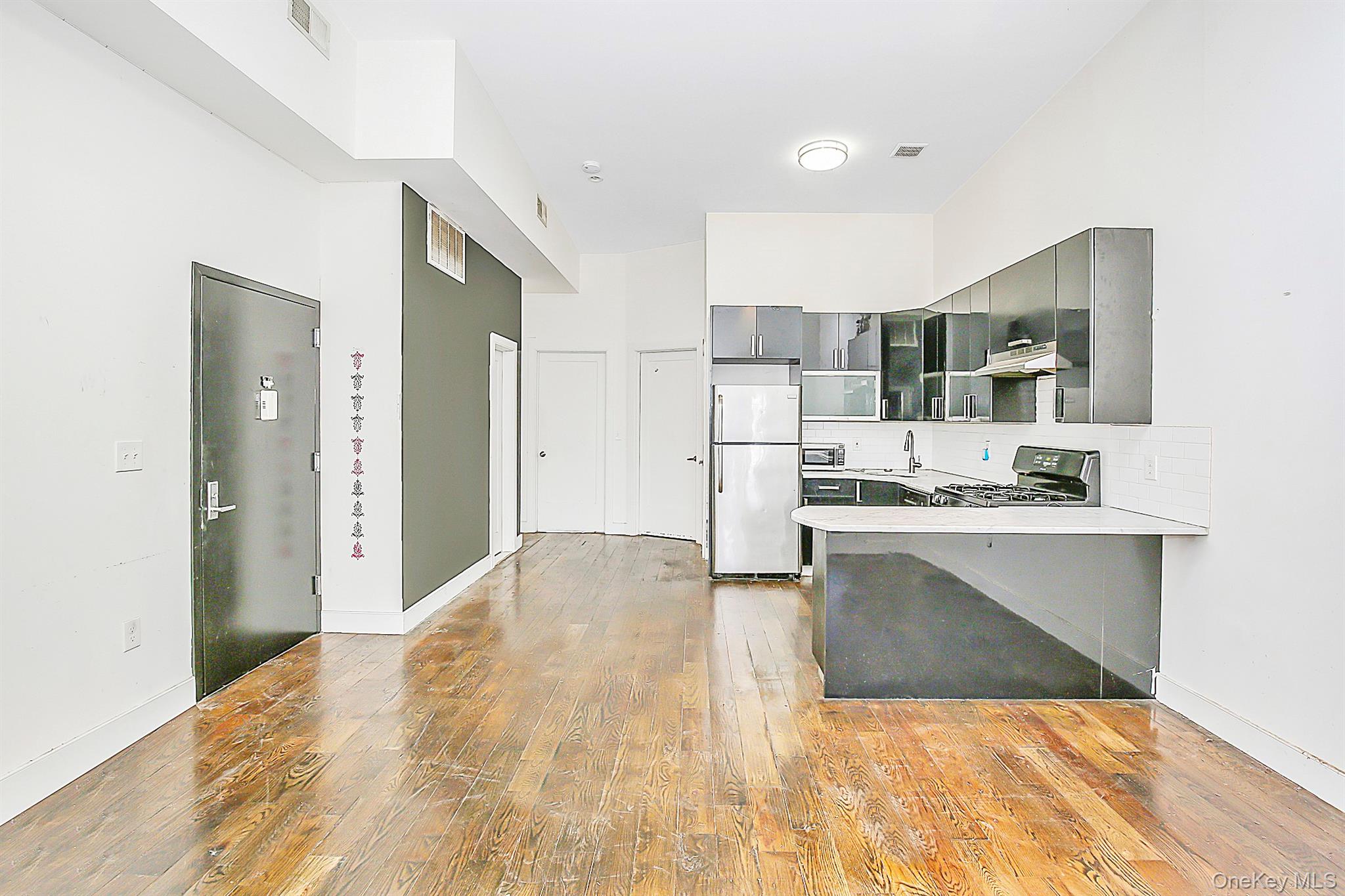 99 Eldert Street – For Sale photo 6