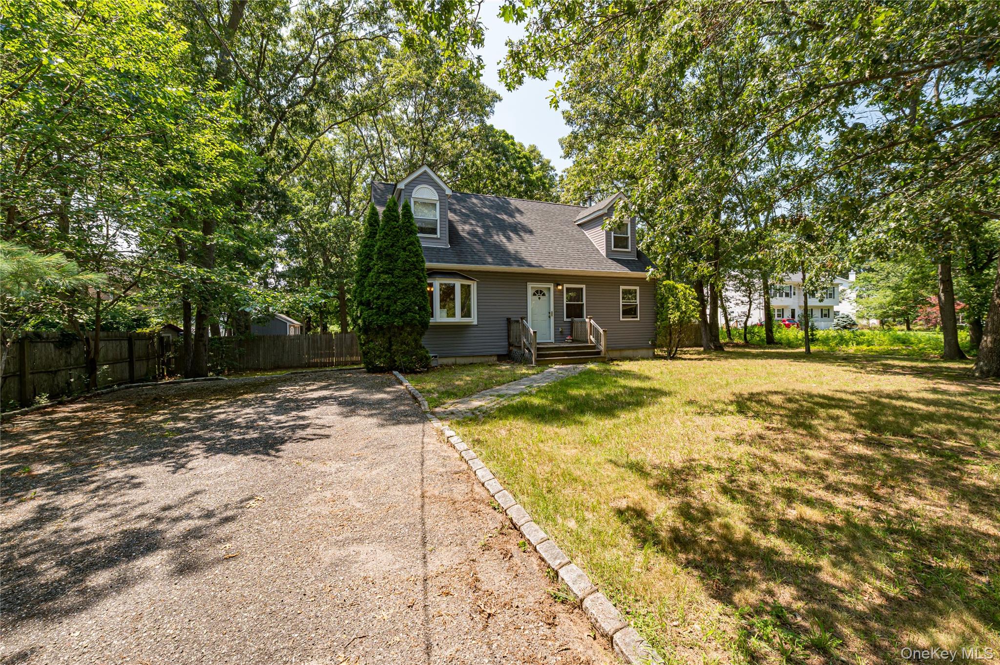 252 Oxhead Road – For Sale photo 2