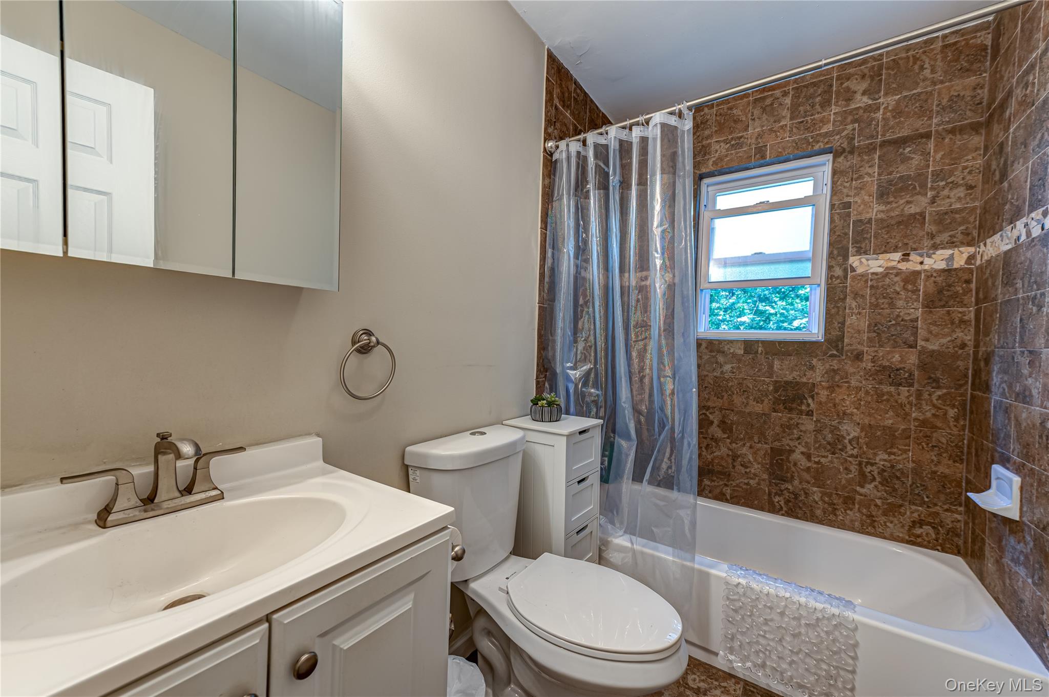252 Oxhead Road – For Sale photo 11