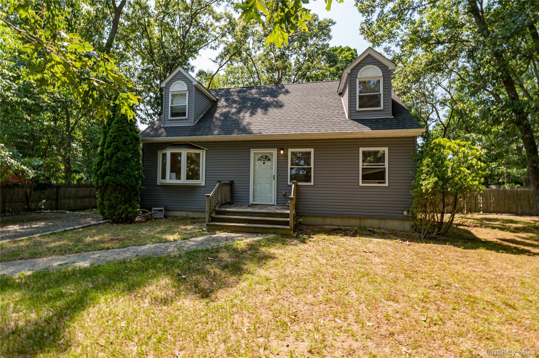 252 Oxhead Road – For Sale
