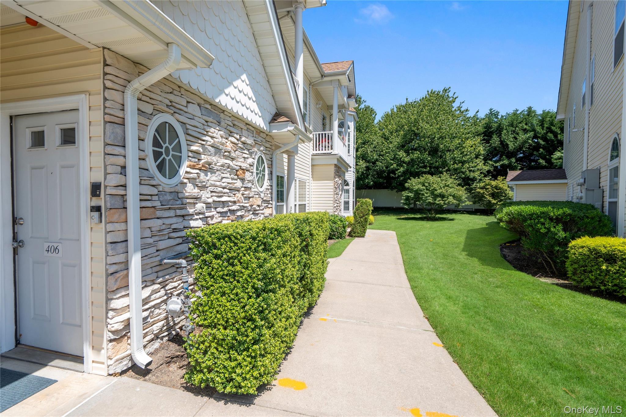 406 Narragansett Villas Drive – For Sale photo 3