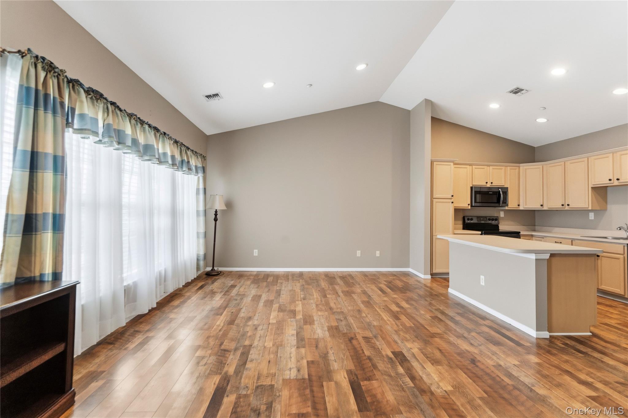 406 Narragansett Villas Drive – For Sale photo 5