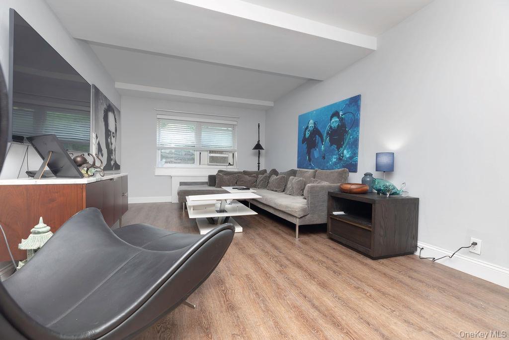 15 Leewood Circle, Unit 1R photo 8